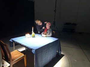 Zdjęcie z backstage podczas kręcenia kampani