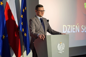 ujęcie na przemawiającego Wojewodę