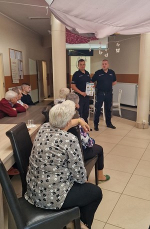 Policjanci z wizytą u seniorów