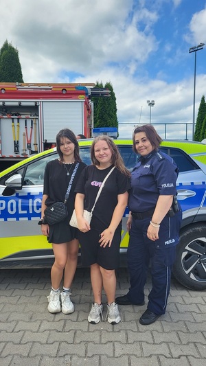 policjantka z dziećmi