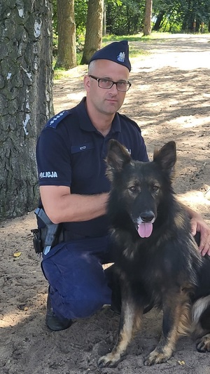 policjant z psem