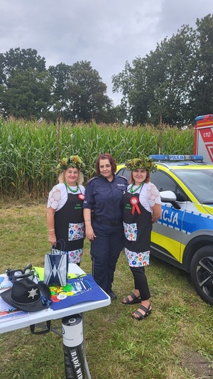 policjantka i kobiety