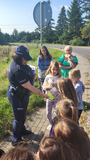 policjantka i dzieci
