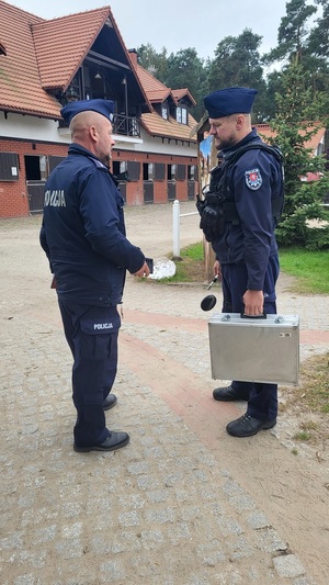 policjanci