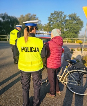 policjantka i rowerzystka