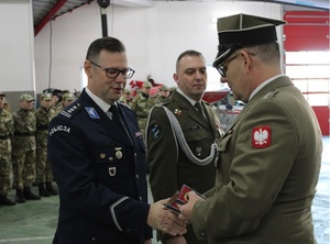 komendant i żołnierz