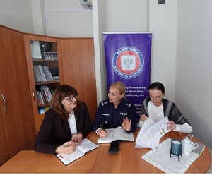 policjantka i kobiety