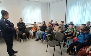 policjantka i dzieci