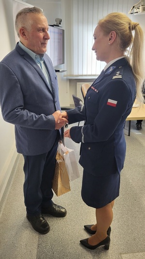 policjanci i pracownicy cywilni