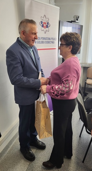 policjanci i pracownicy cywilni