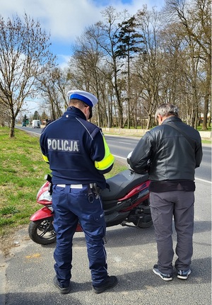 policjanci i motocykliści